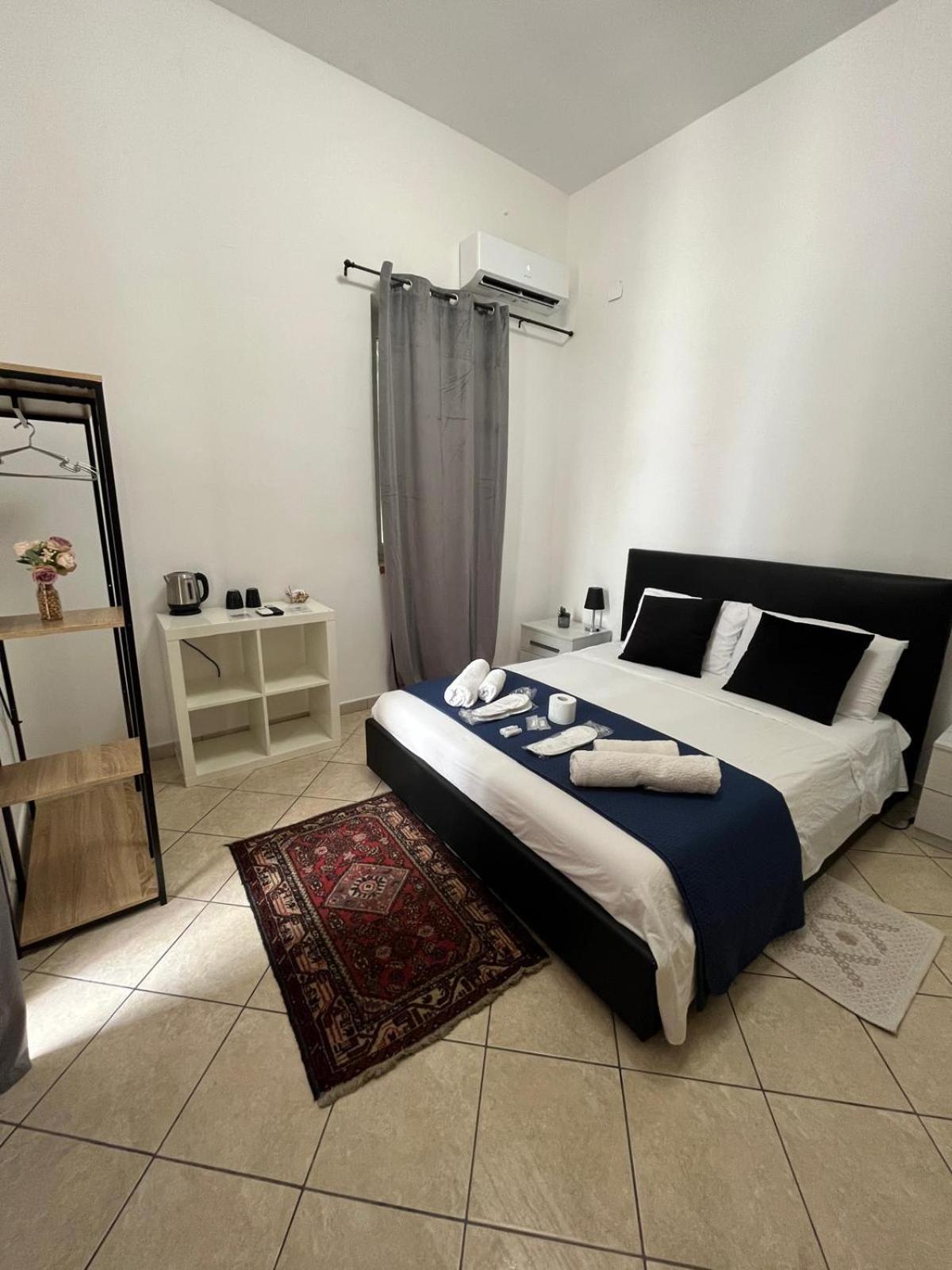 Whitehouse Panzió Lecce Kültér fotó