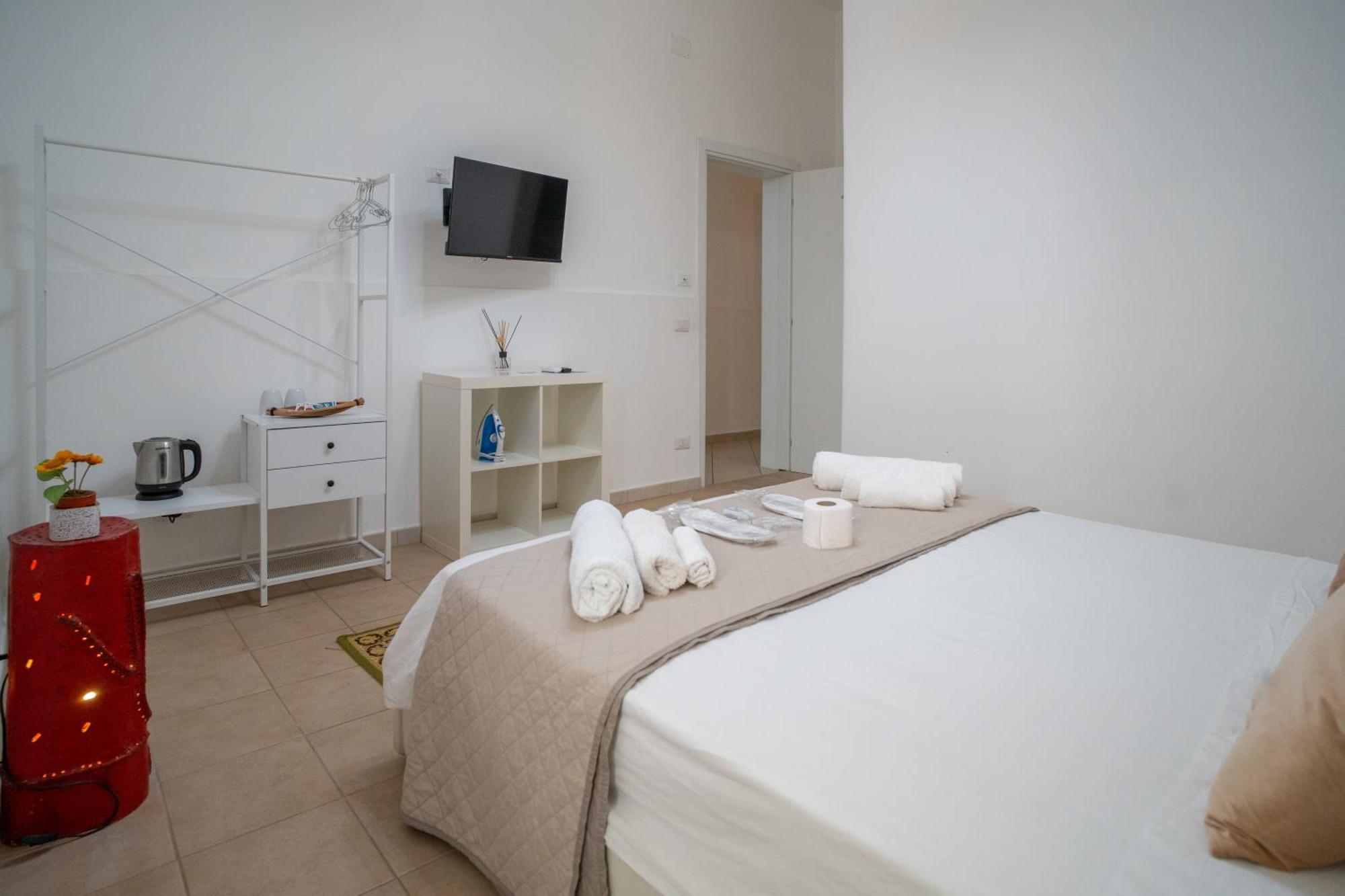 Whitehouse Panzió Lecce Kültér fotó