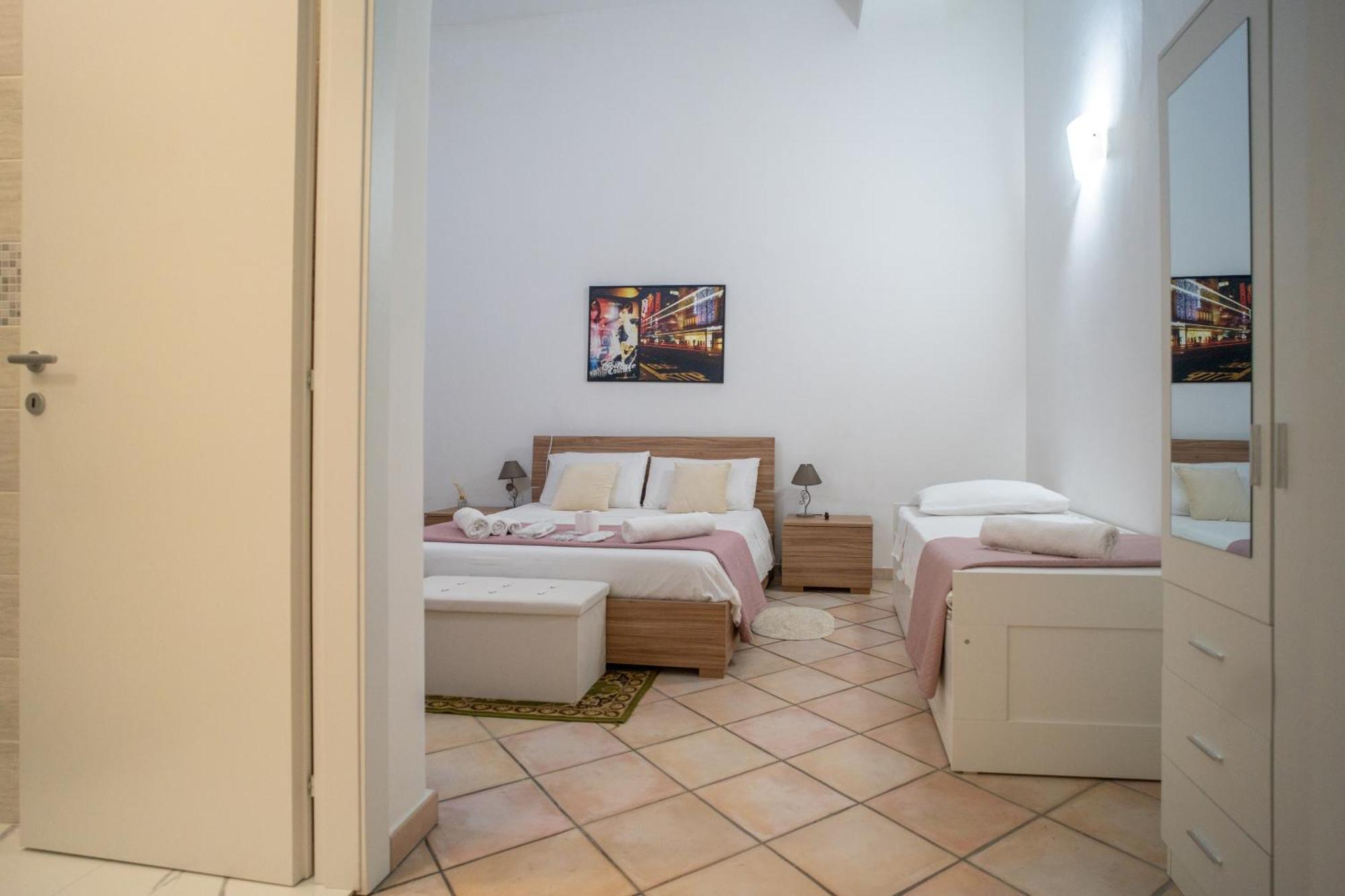 Whitehouse Panzió Lecce Kültér fotó