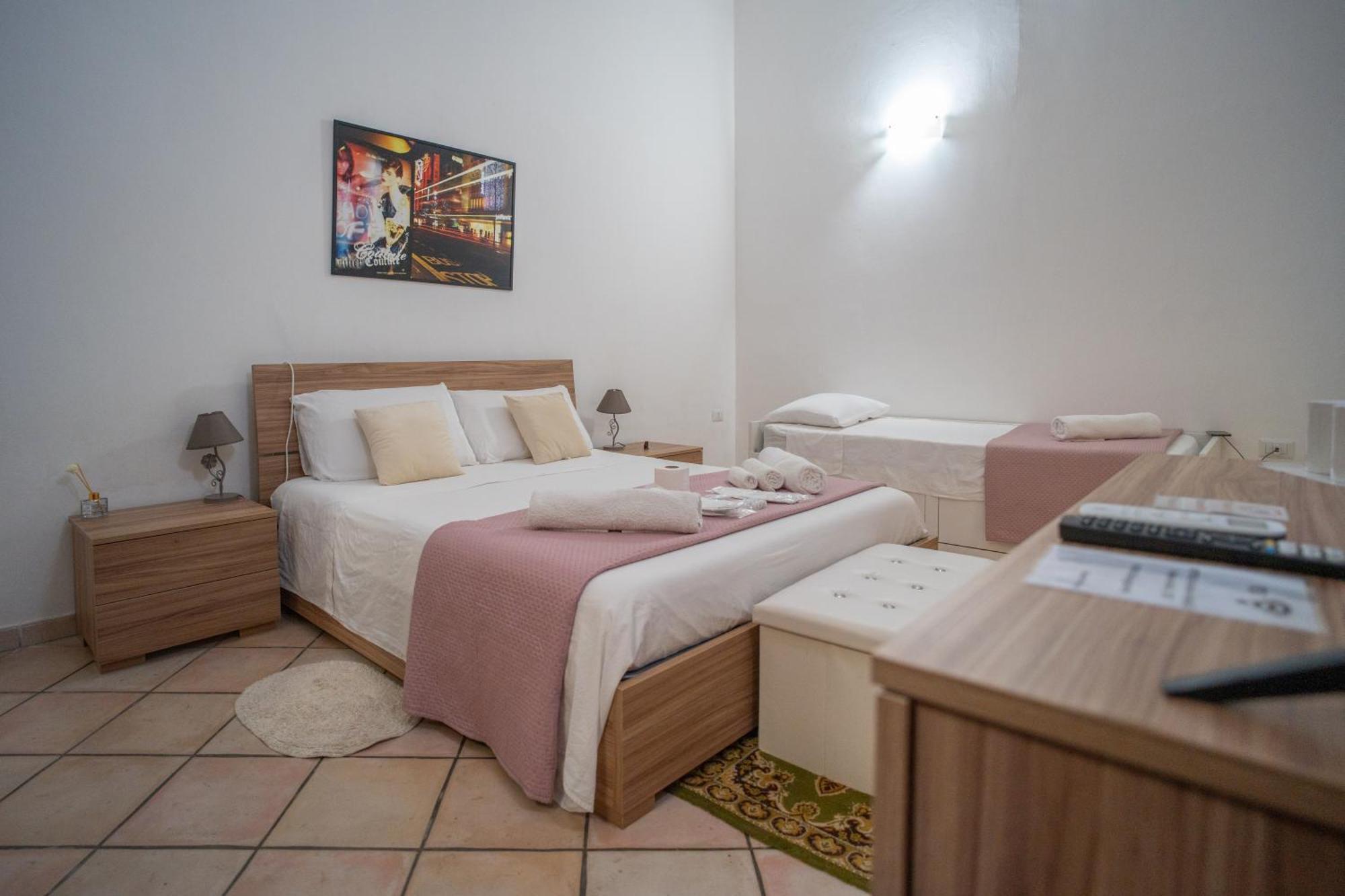 Whitehouse Panzió Lecce Kültér fotó