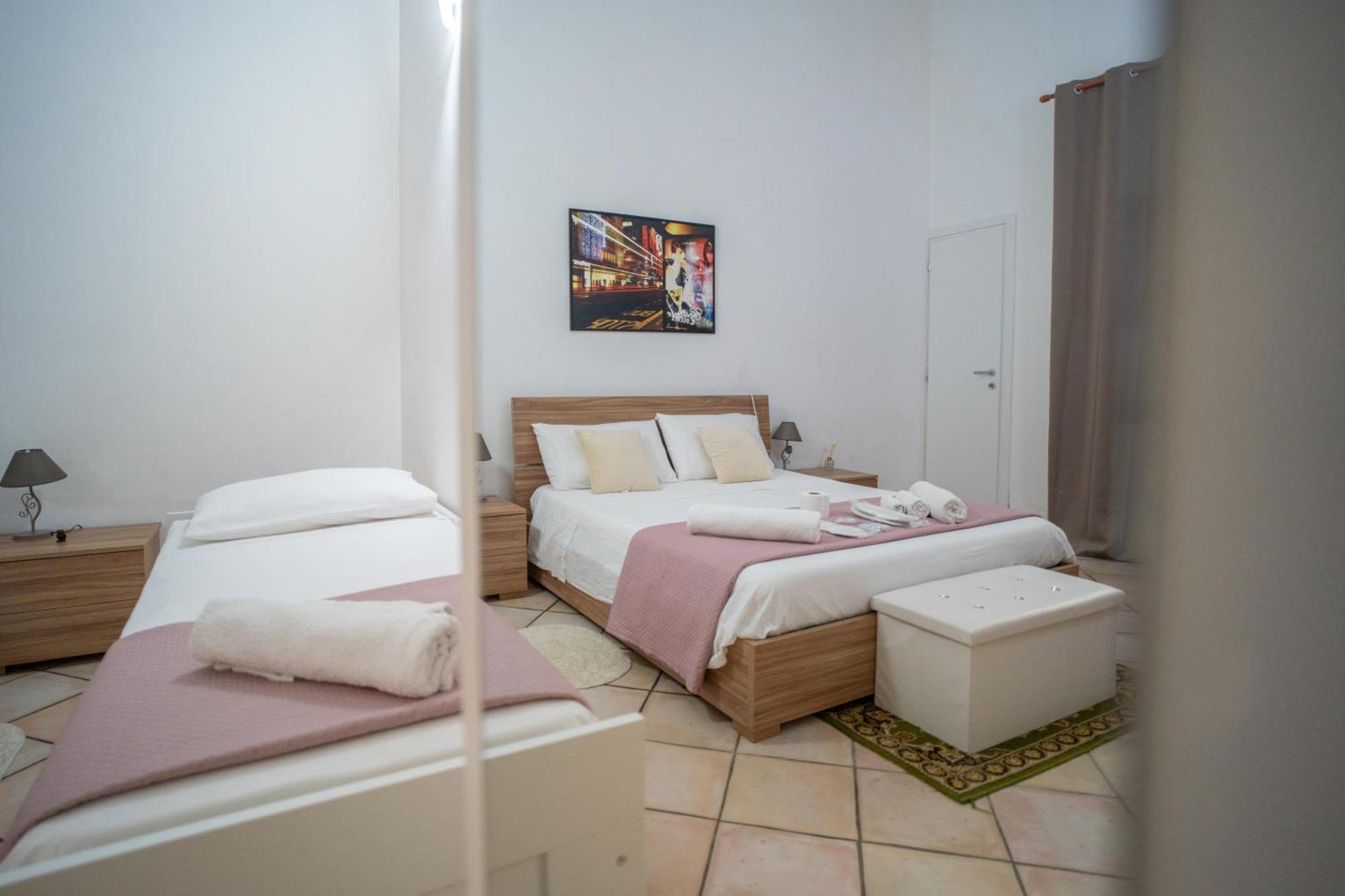 Whitehouse Panzió Lecce Kültér fotó