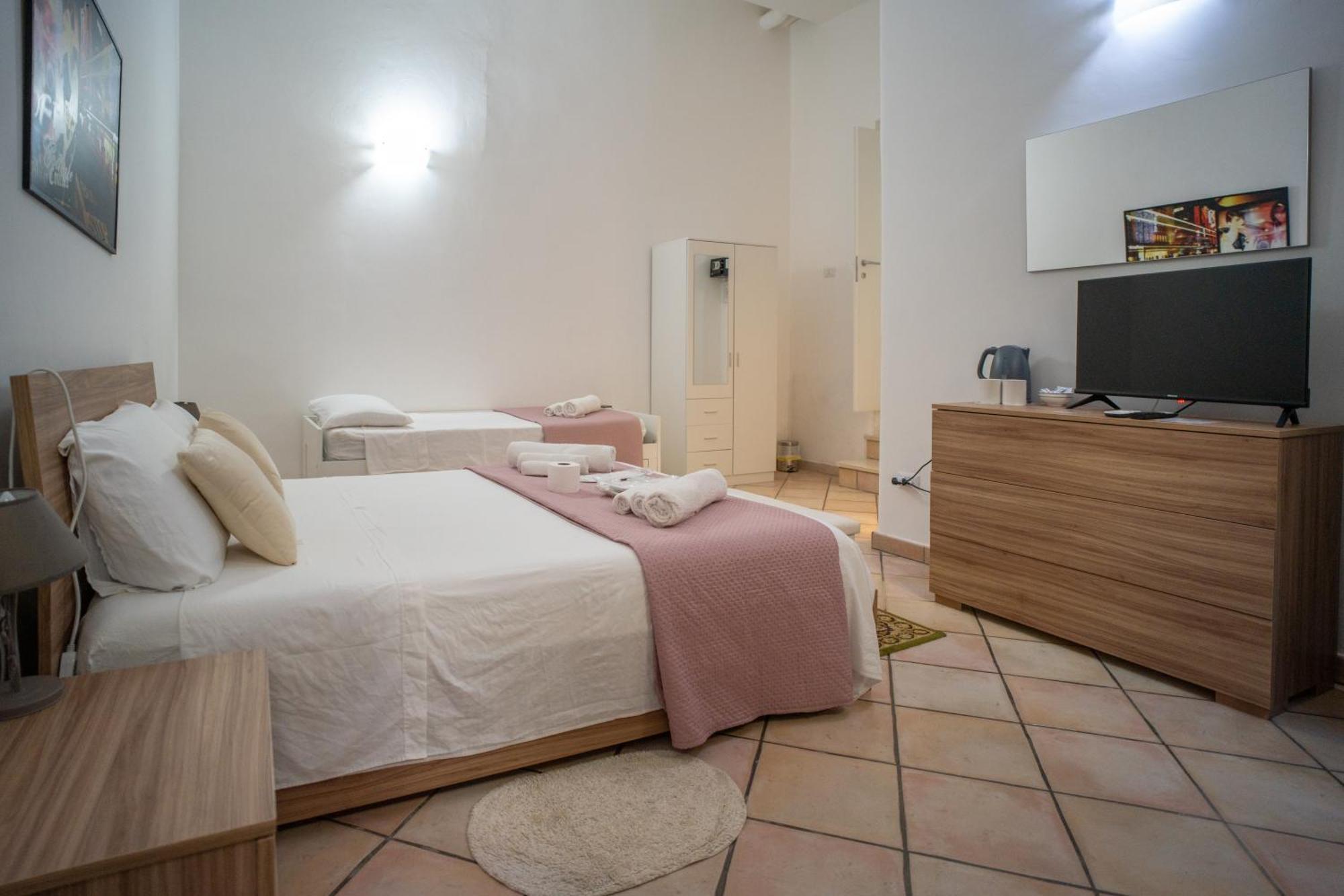Whitehouse Panzió Lecce Kültér fotó