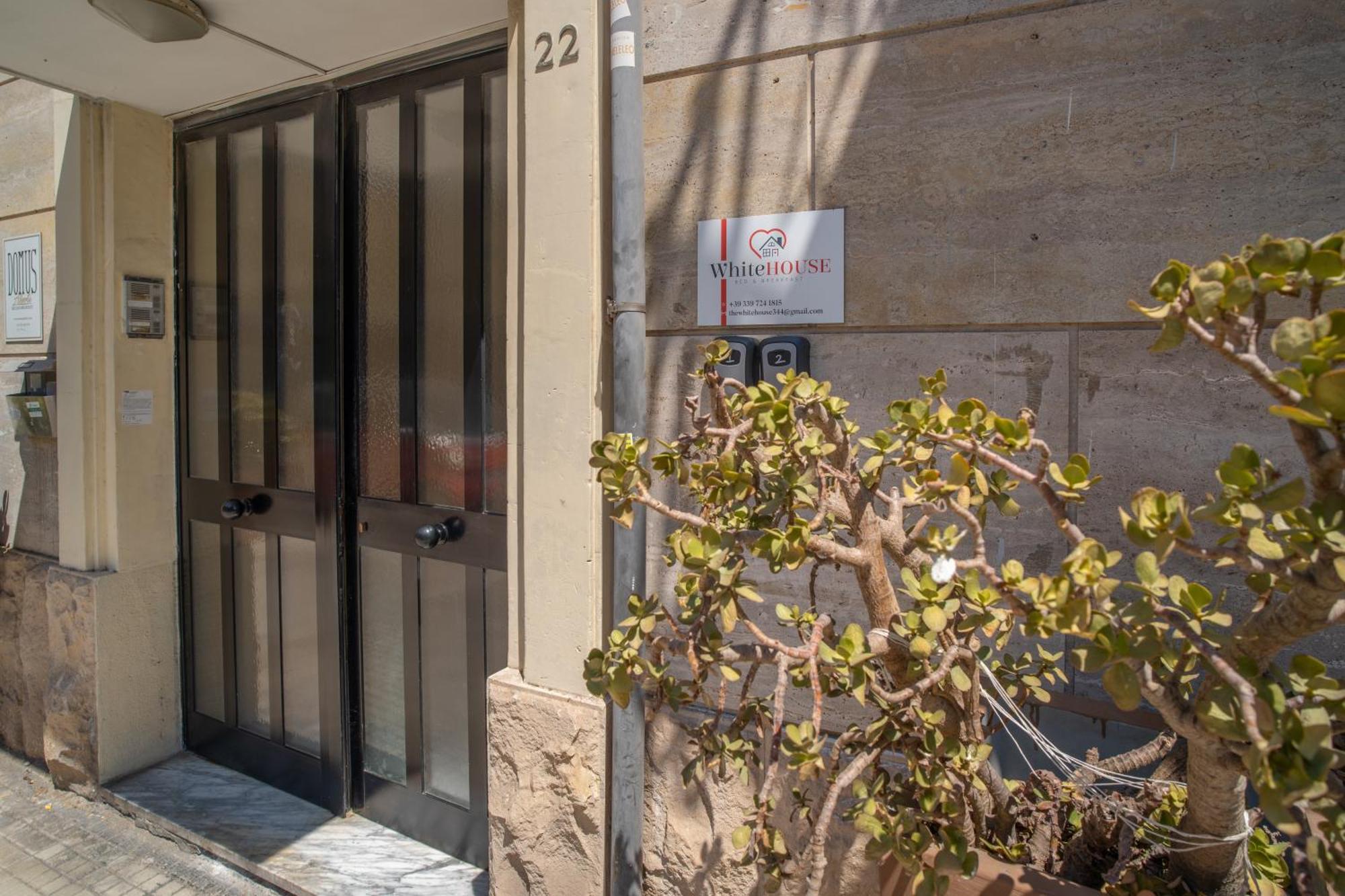 Whitehouse Panzió Lecce Kültér fotó
