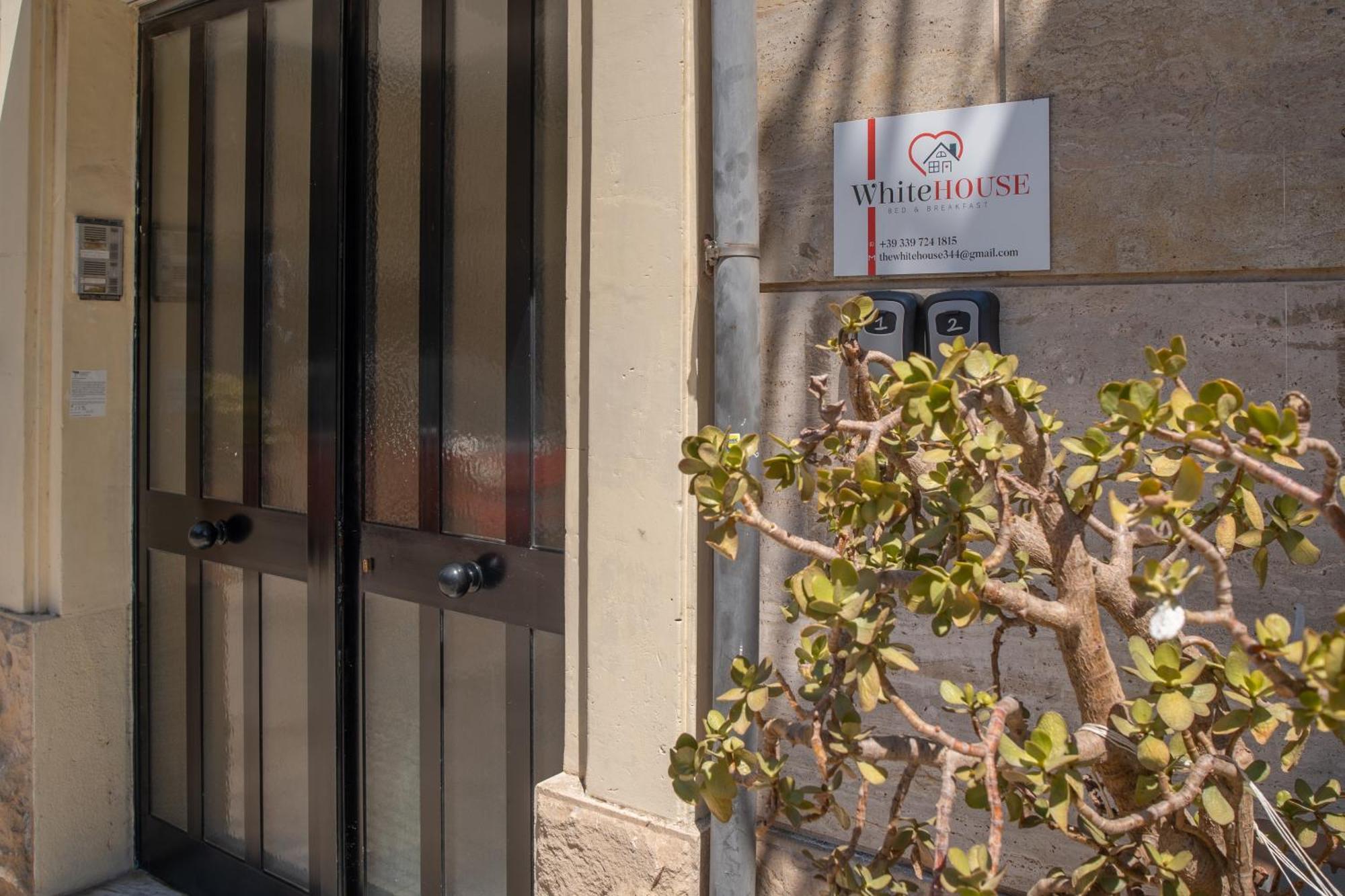 Whitehouse Panzió Lecce Kültér fotó