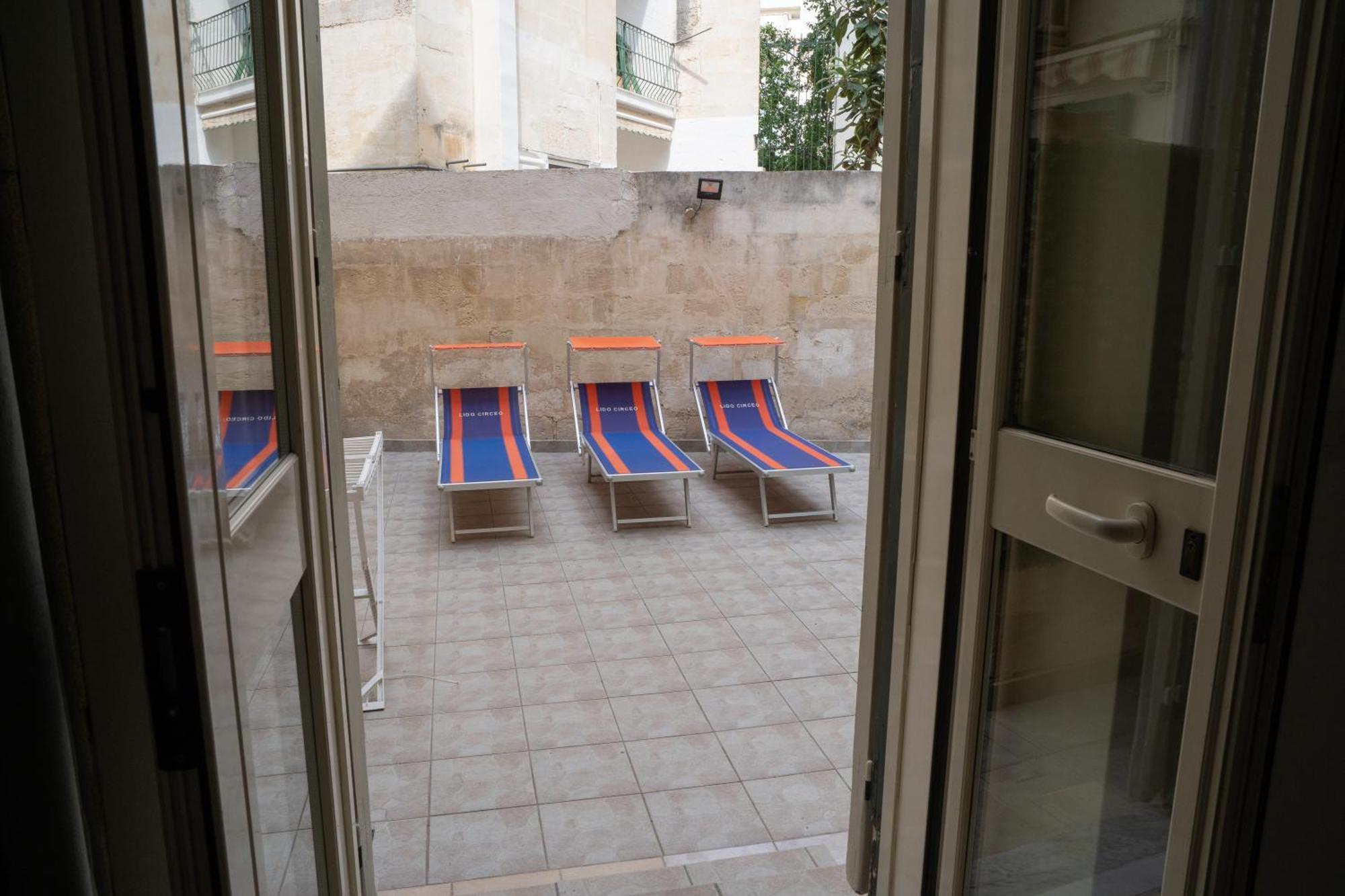 Whitehouse Panzió Lecce Kültér fotó